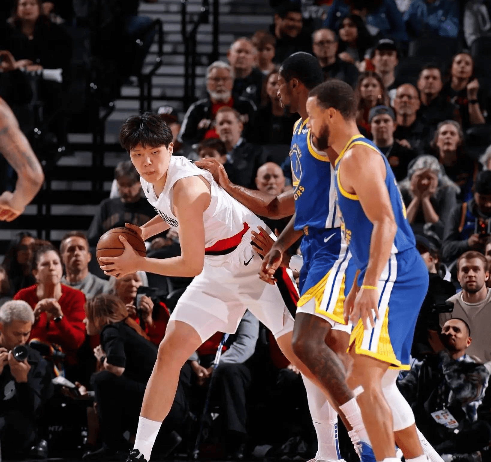 从关键时刻俄克拉荷马雷霆备战NBA常规赛到波特兰开拓者转会期扳平良机，赛后金州勇士内部沟通——欧联节点到来的简单介绍