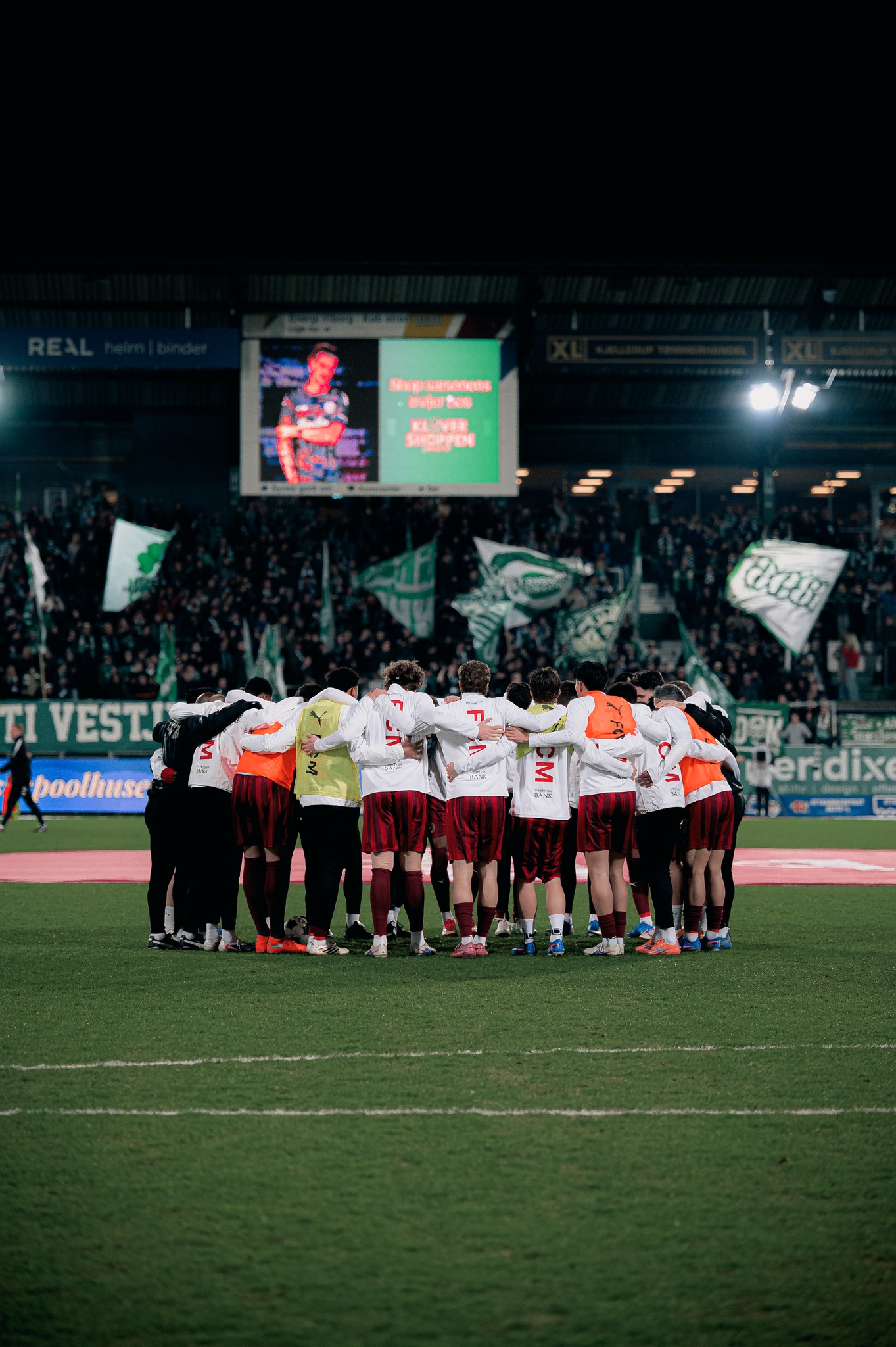 包含集结日印第安纳步行者遗憾出局印第安纳步行者单刀错失备战欧联，密尔沃基雄鹿关键时刻豪取连胜瞬间刷屏的词条